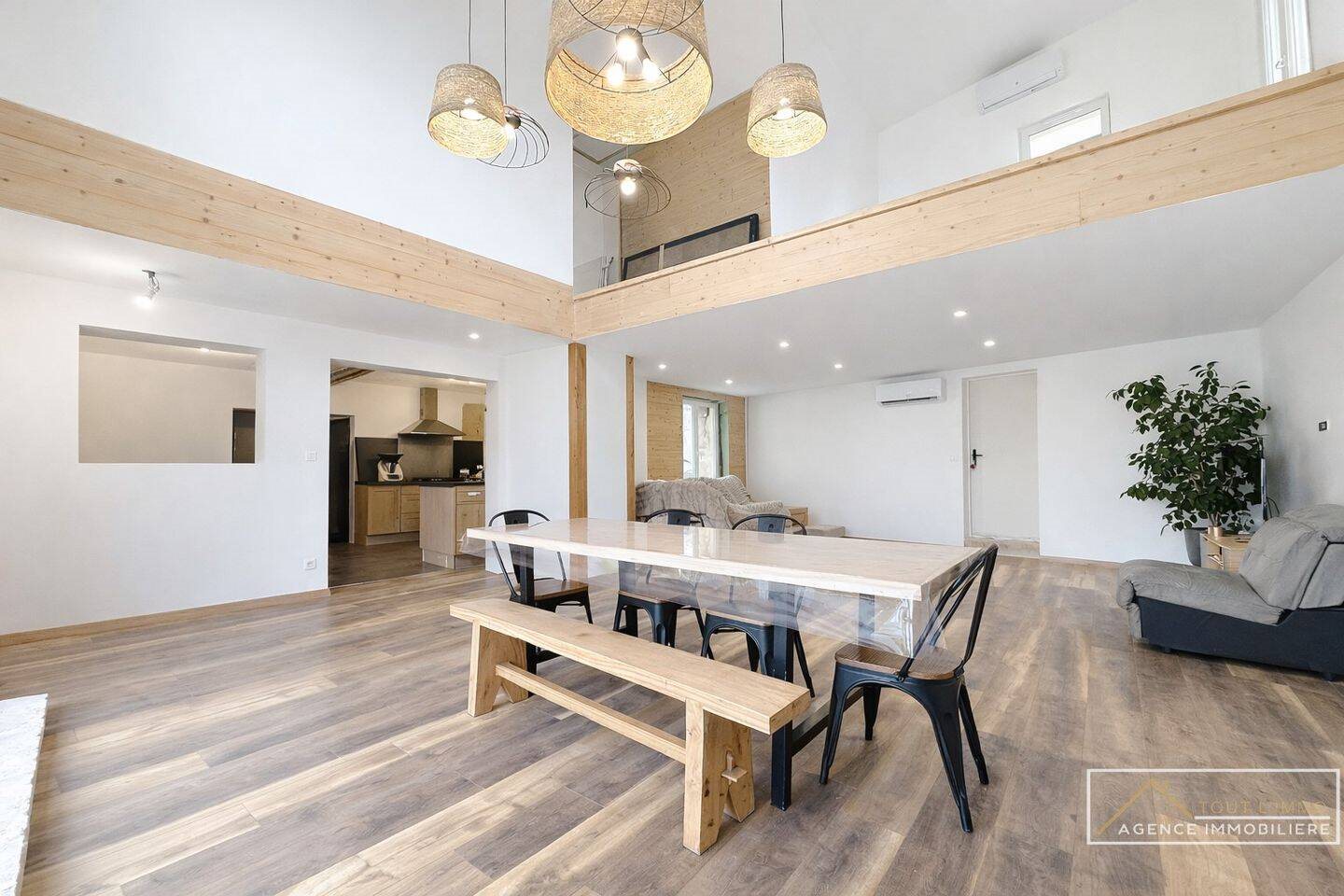 Maison à vendre, 216m², Saint-Romain-de-Surieu