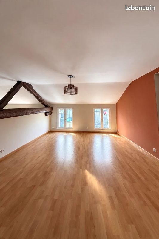 Appartement à louer, 114m², Many