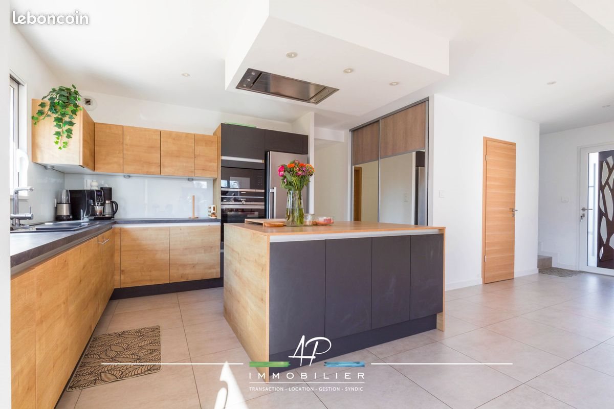 Maison à vendre, 137m², Saint-Julien