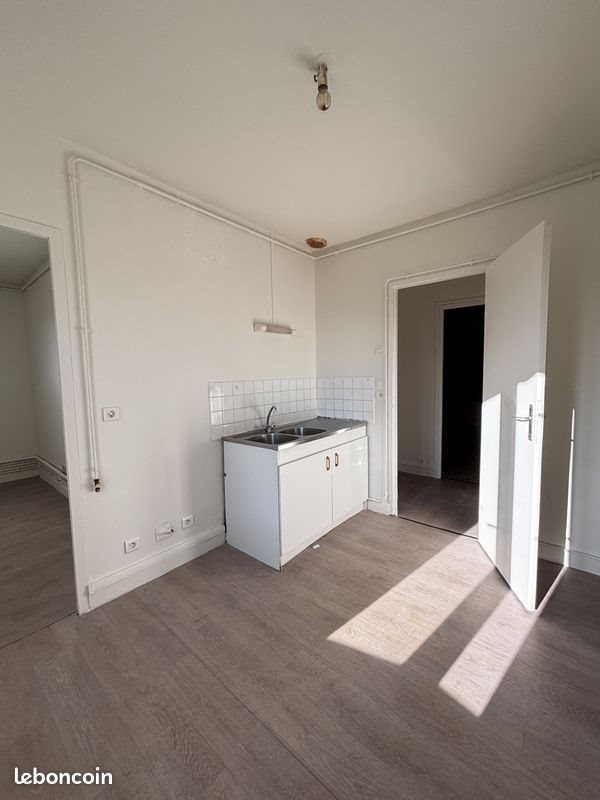 Maison à louer, 77m², Clémont