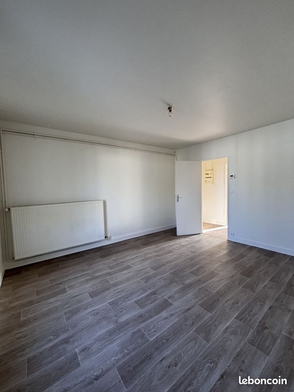 Maison à louer, 77m², Clémont