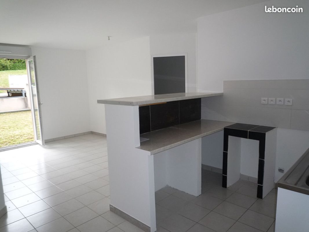 Appartement à louer, 37m², Pont-de-Chéruy