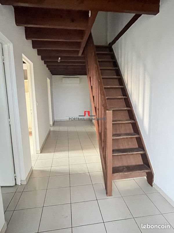 Maison à louer, 186m², Cézac