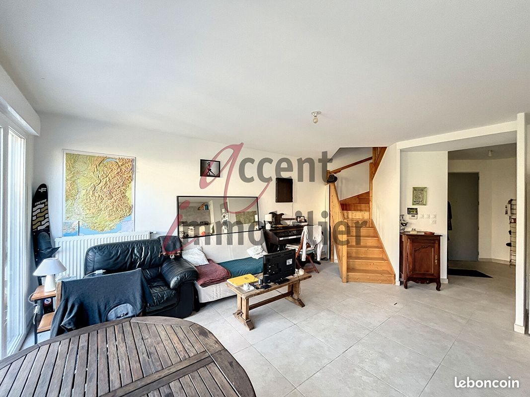 Maison à louer, 75m², Noves