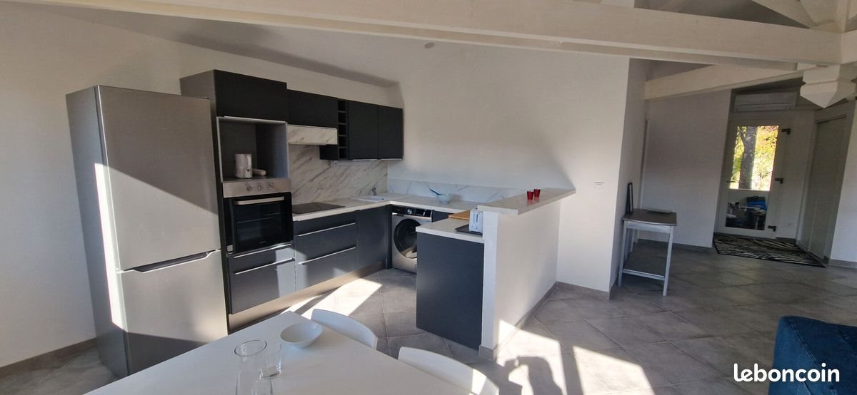 Appartement à louer, 54m², Trets