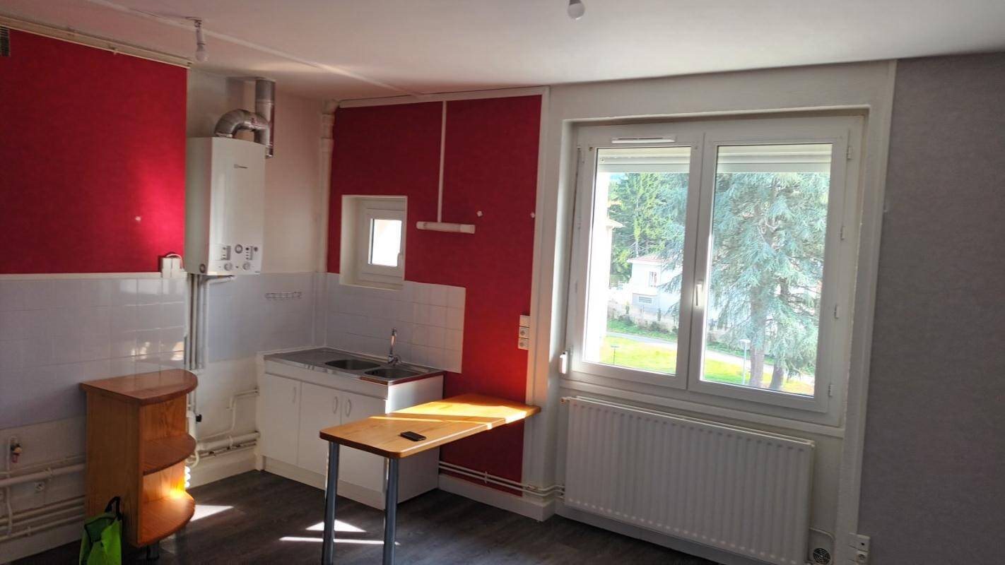 Appartement à louer, 60m², Le Chambon-Feugerolles