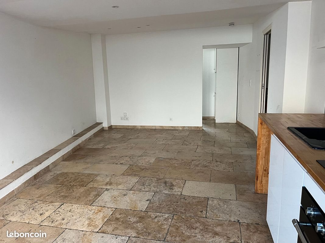 Appartement à louer, 50m², Eyguières