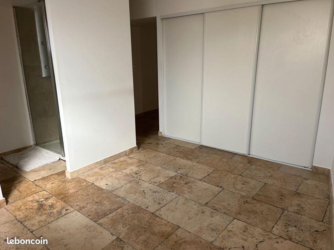 Appartement à louer, 50m², Eyguières