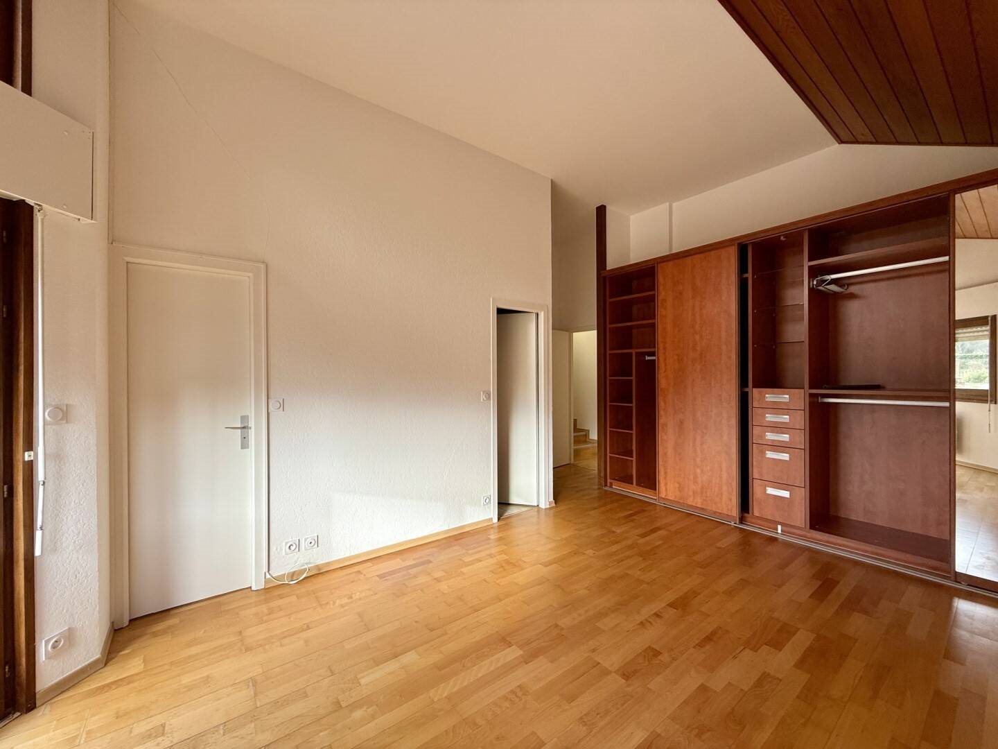 Maison à louer, 233m², Allinges