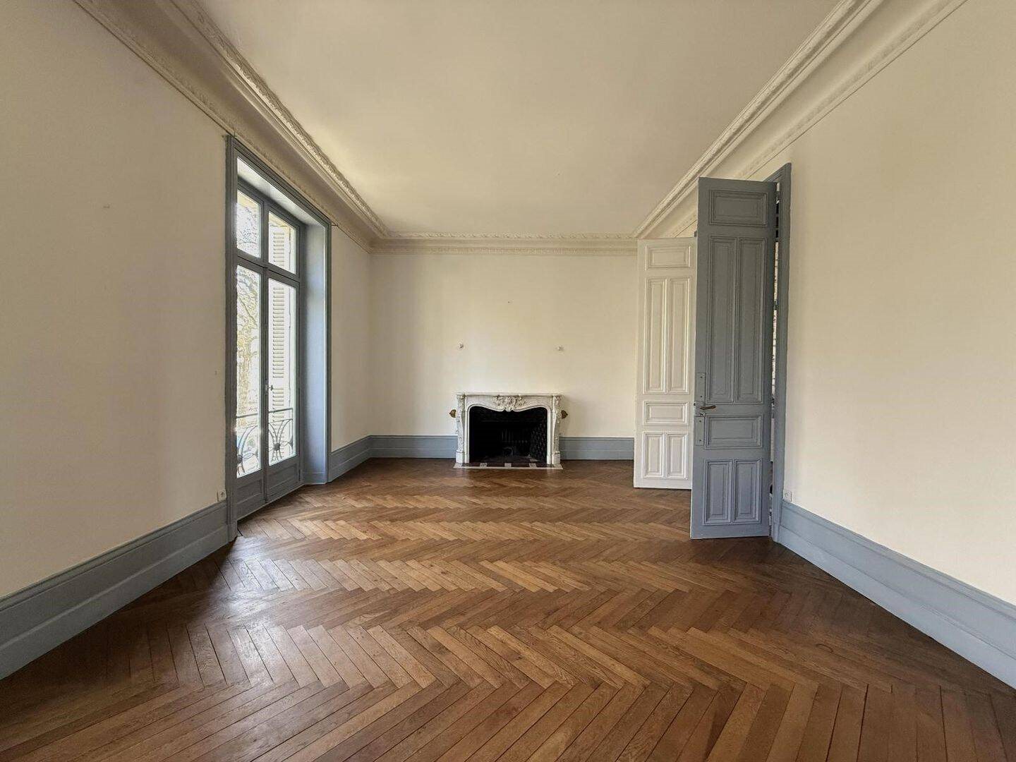 Maison à louer, 315m², Angers