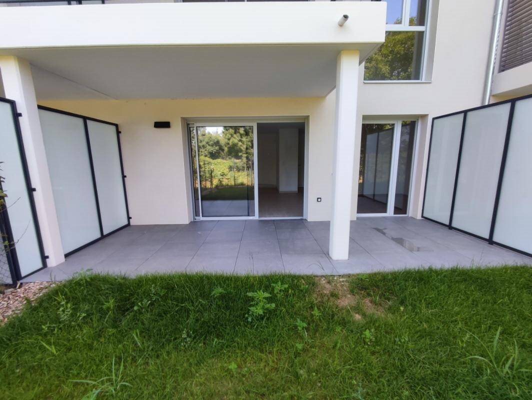 Appartement à louer, 44m², Pont-de-Chéruy