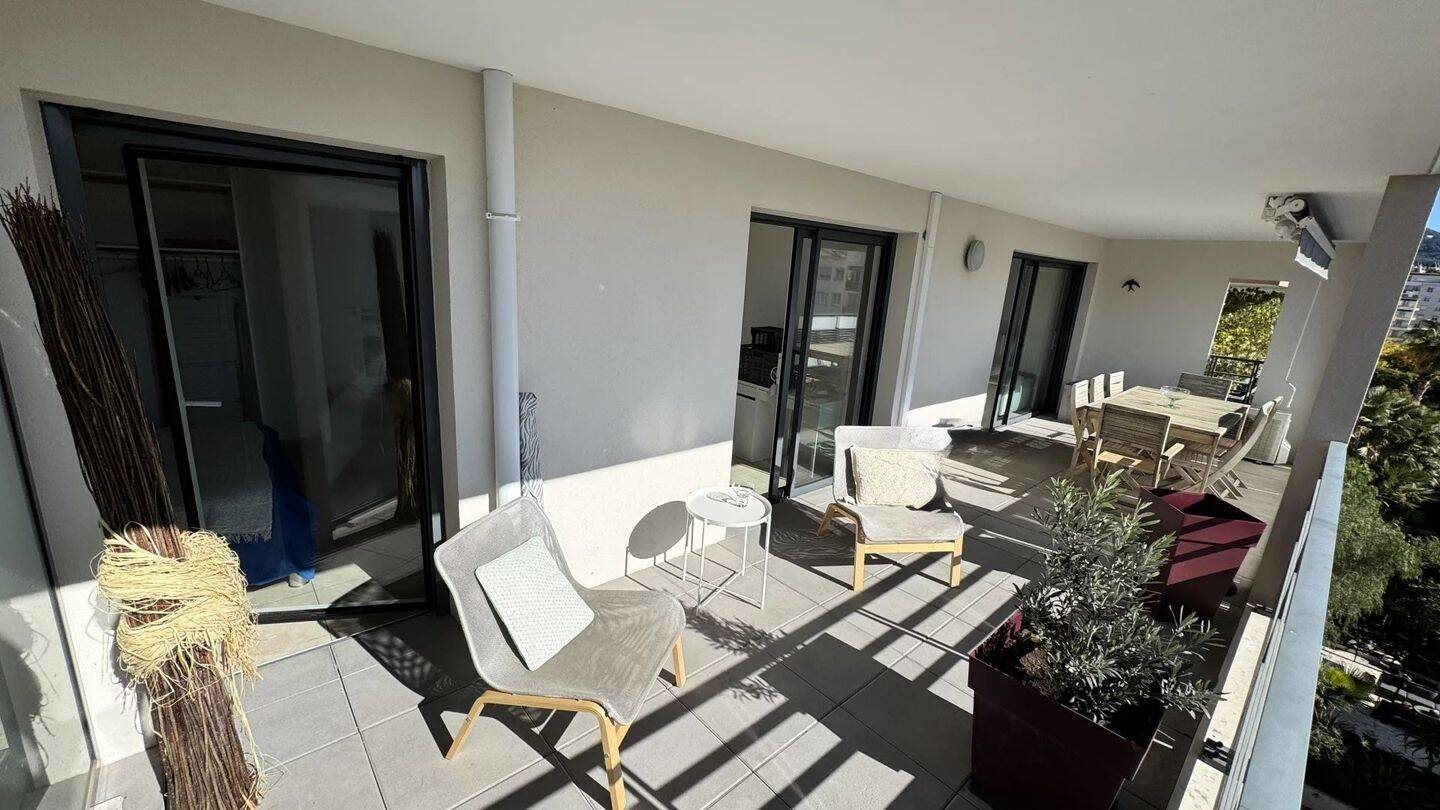 Appartement à louer, 60m², Belvédère