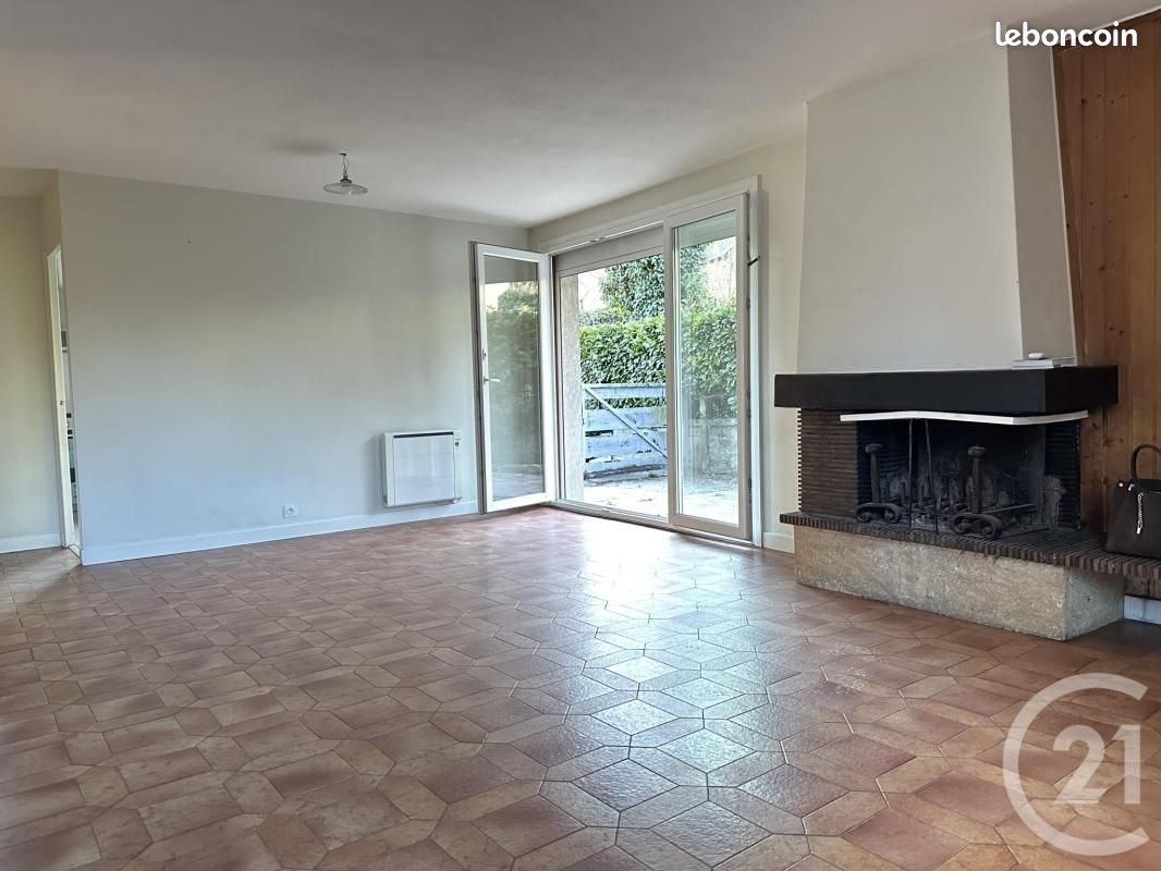Appartement à louer, 84m², Biviers