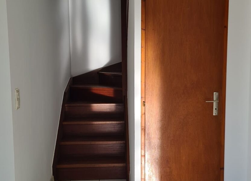 Maison à louer, 86m², Mèze