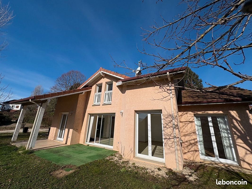 Maison à louer, 134m², Coublevie