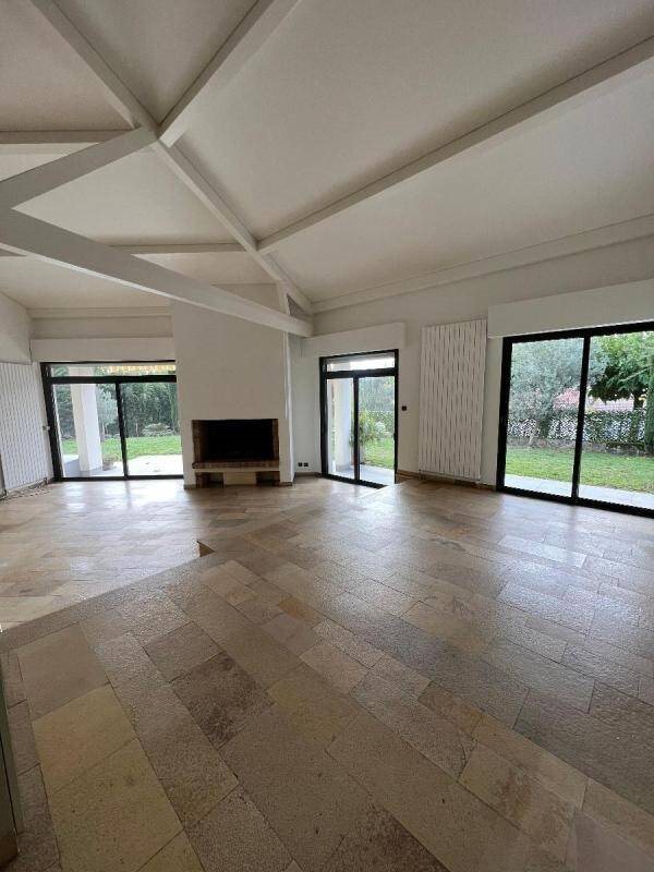 Maison à louer, 203m², Décines-Charpieu