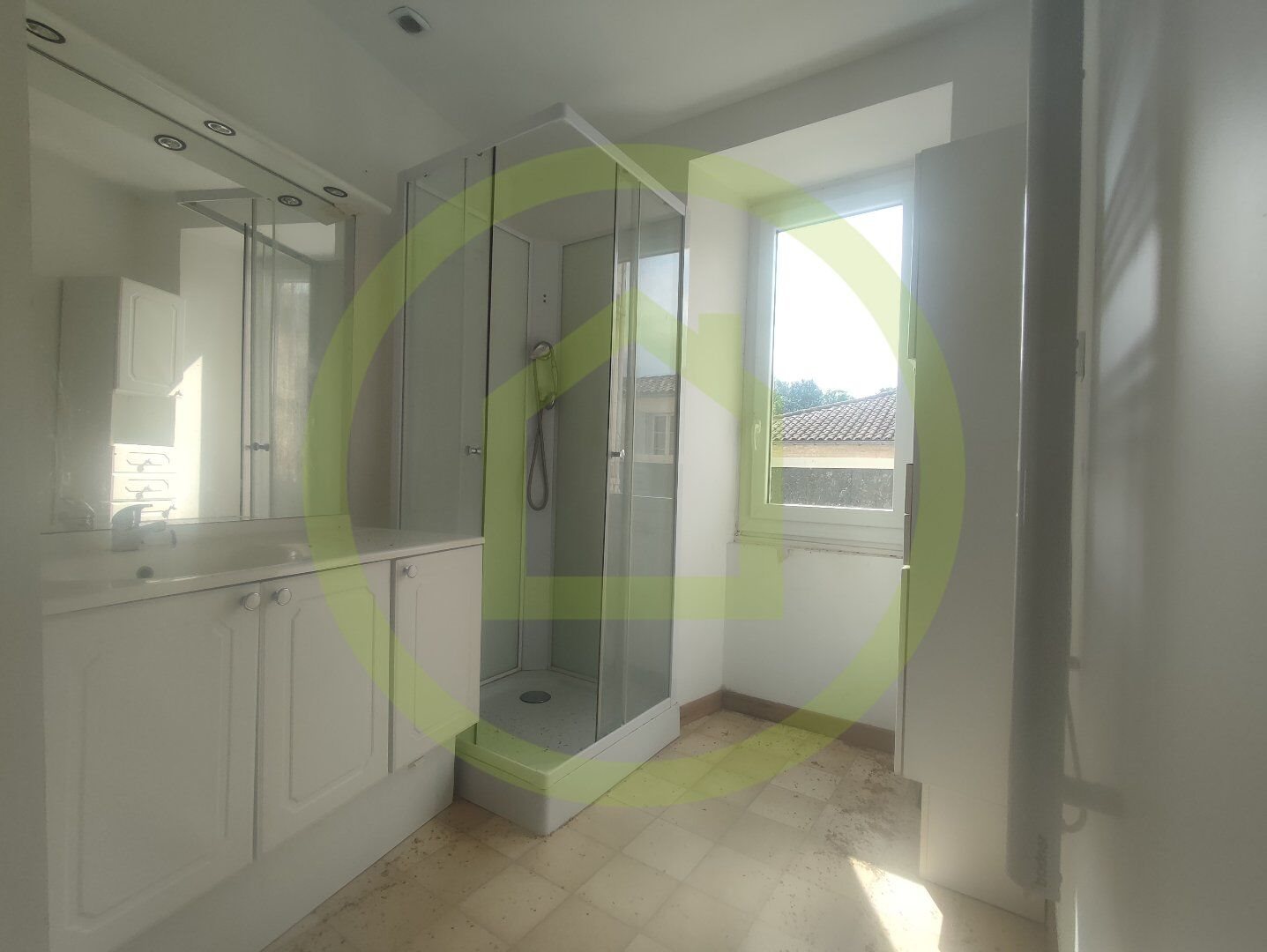 Appartement à vendre, 280m², Saint-Genis-de-Saintonge