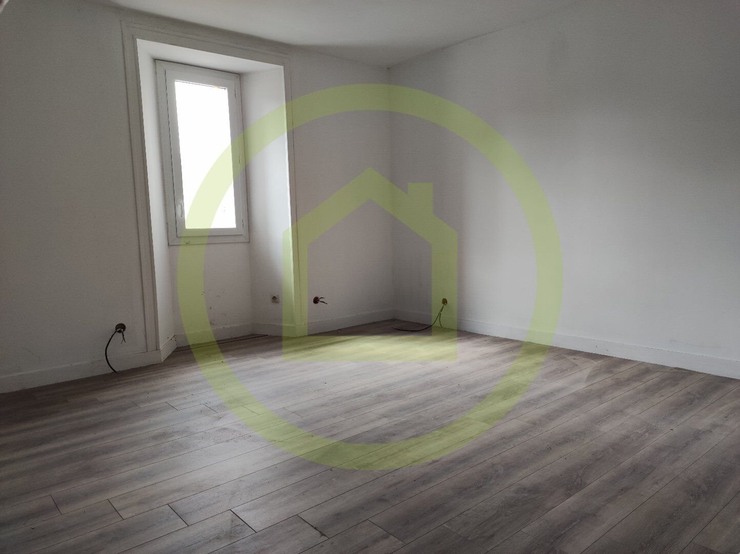 Appartement à vendre, 280m², Saint-Genis-de-Saintonge