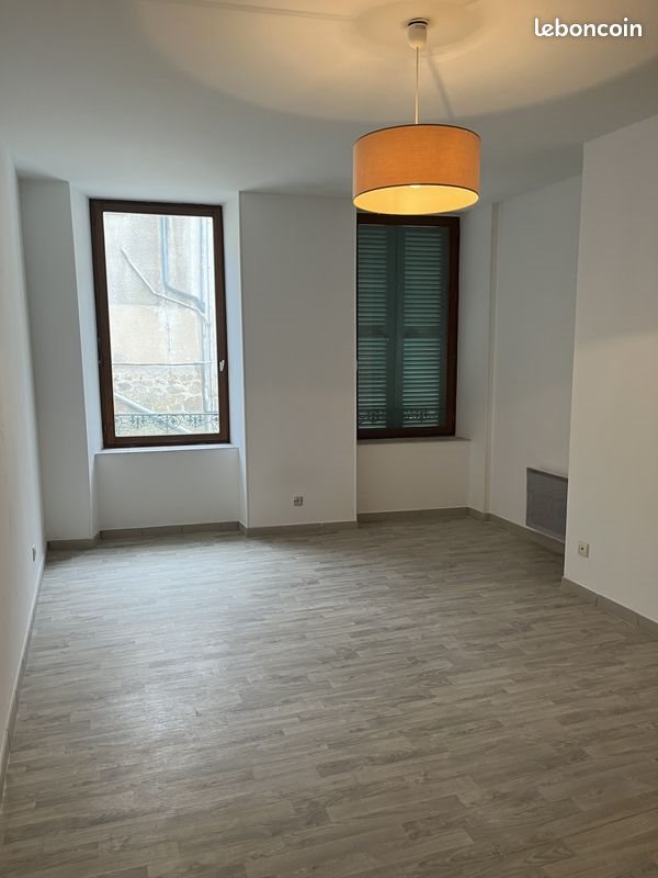 Appartement à louer, 82m², Satillieu