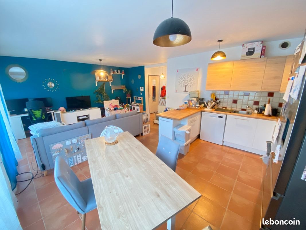 Appartement à vendre, 70m², Simiane-Collongue