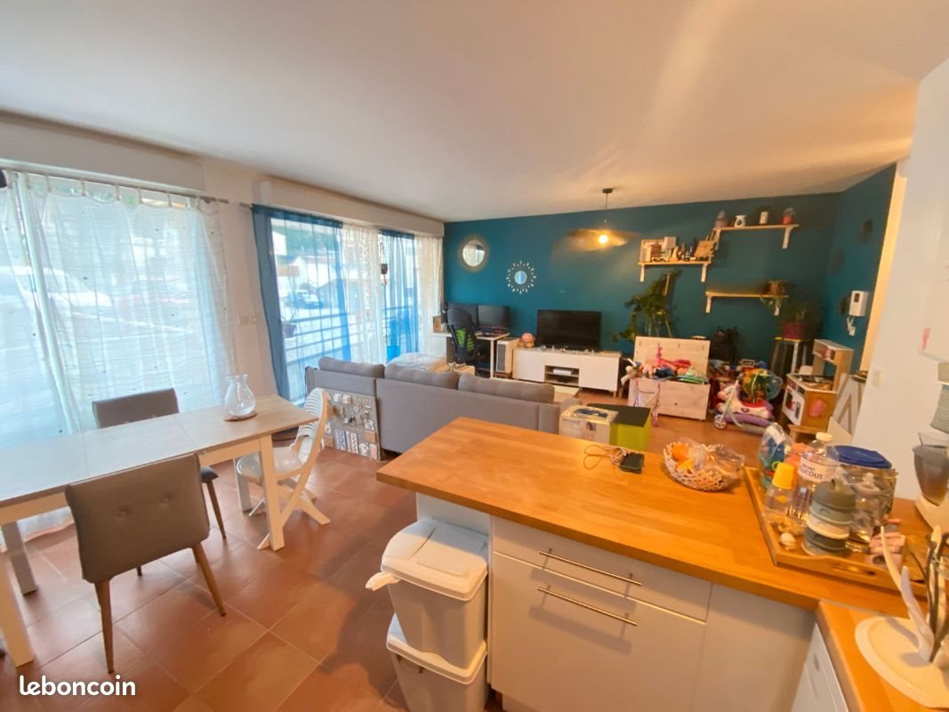 Appartement à vendre, 70m², Simiane-Collongue