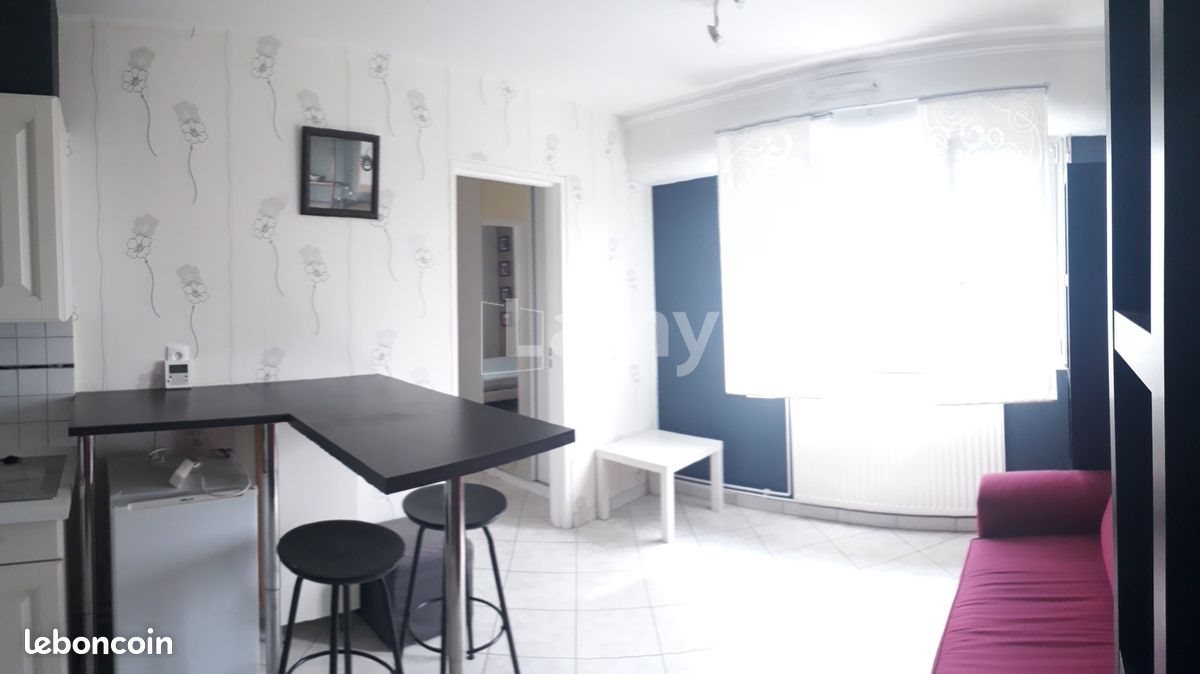 Appartement à louer, 30m², Saint-Max