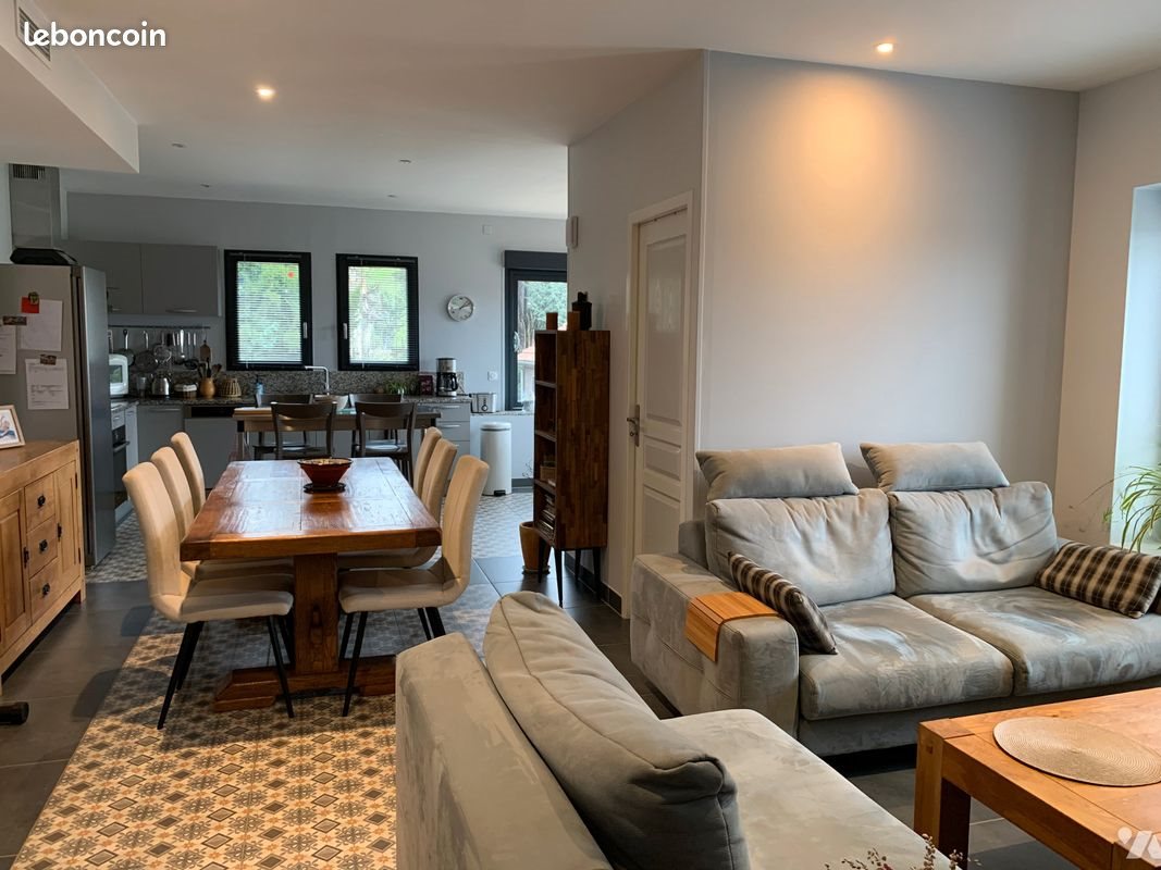 Maison à louer, 98m², Proissans