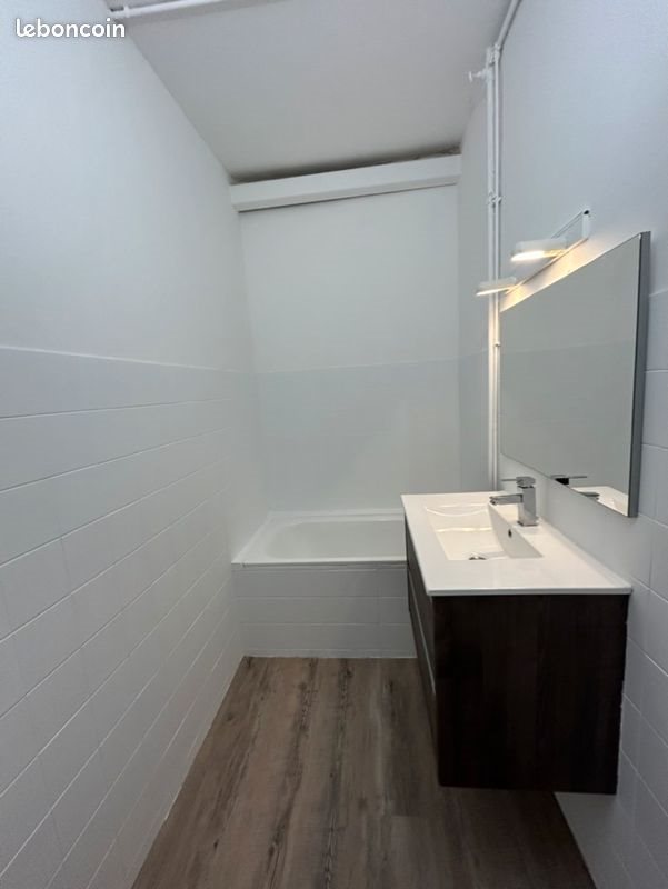 Appartement à louer, 55m², Saint-Max