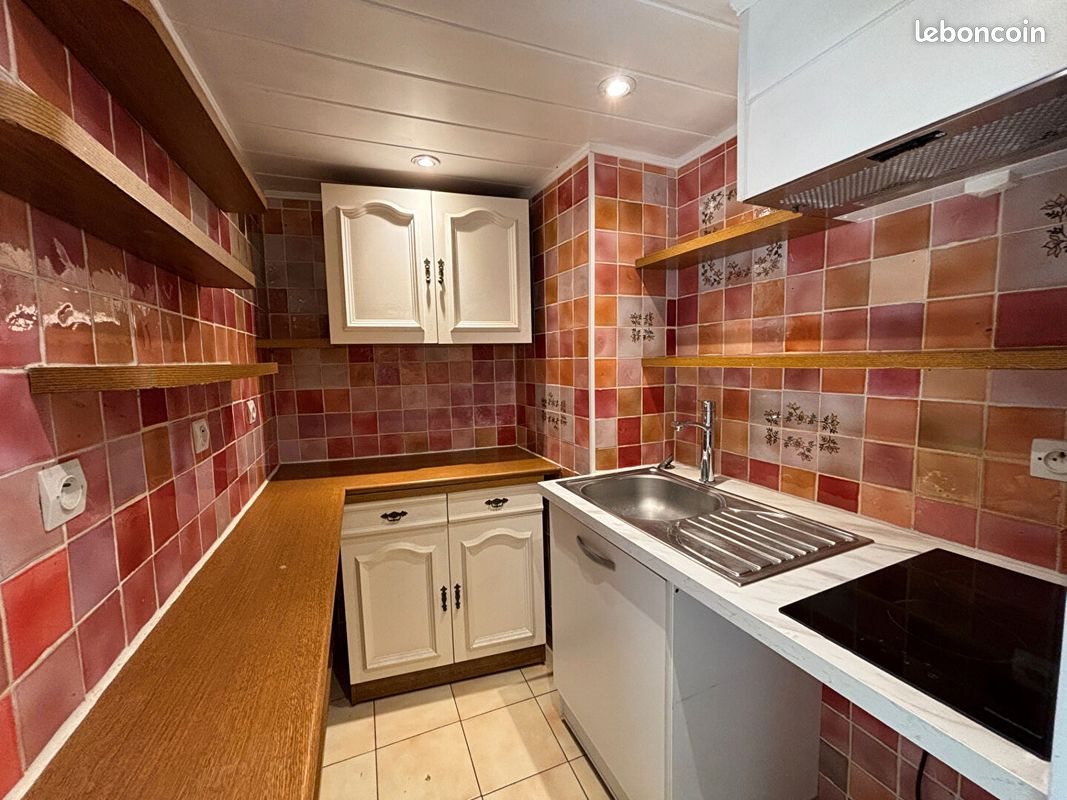 Appartement à louer, 29m², Pélissanne