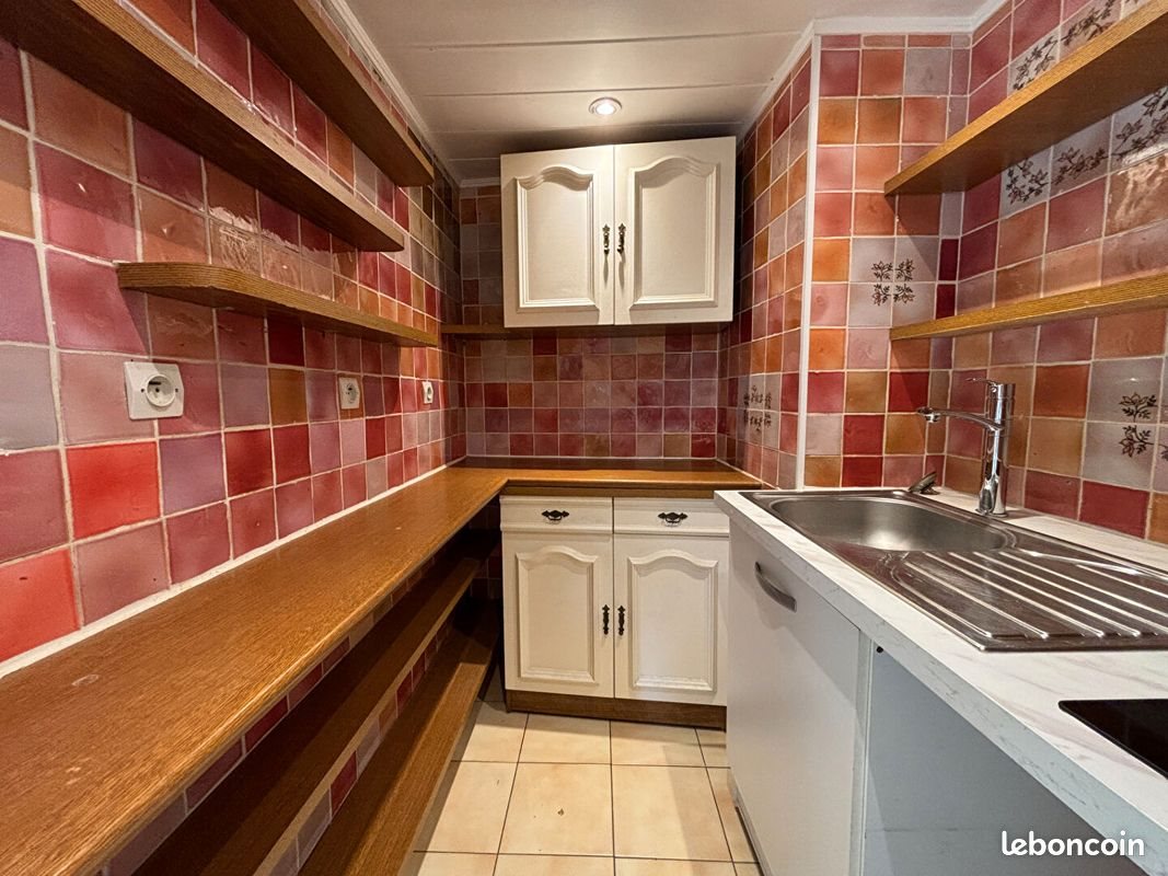 Appartement à louer, 29m², Pélissanne