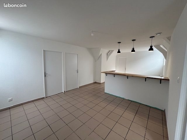 Appartement à louer, 68m², Quiévrechain