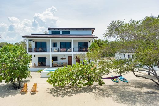 3 bedroom luxury House for sale in Placencia, Stann Creek District