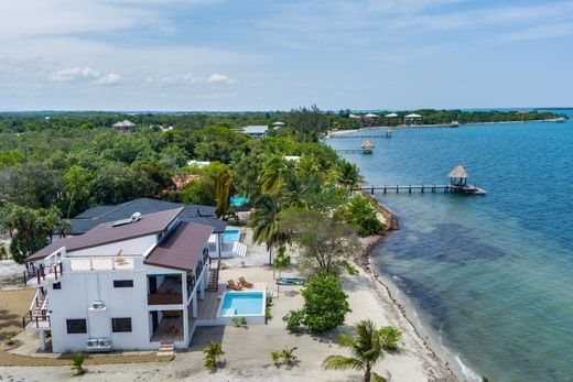 3 bedroom luxury House for sale in Placencia, Stann Creek District