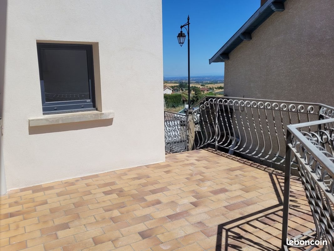 Appartement à louer, 138m², Chaussan