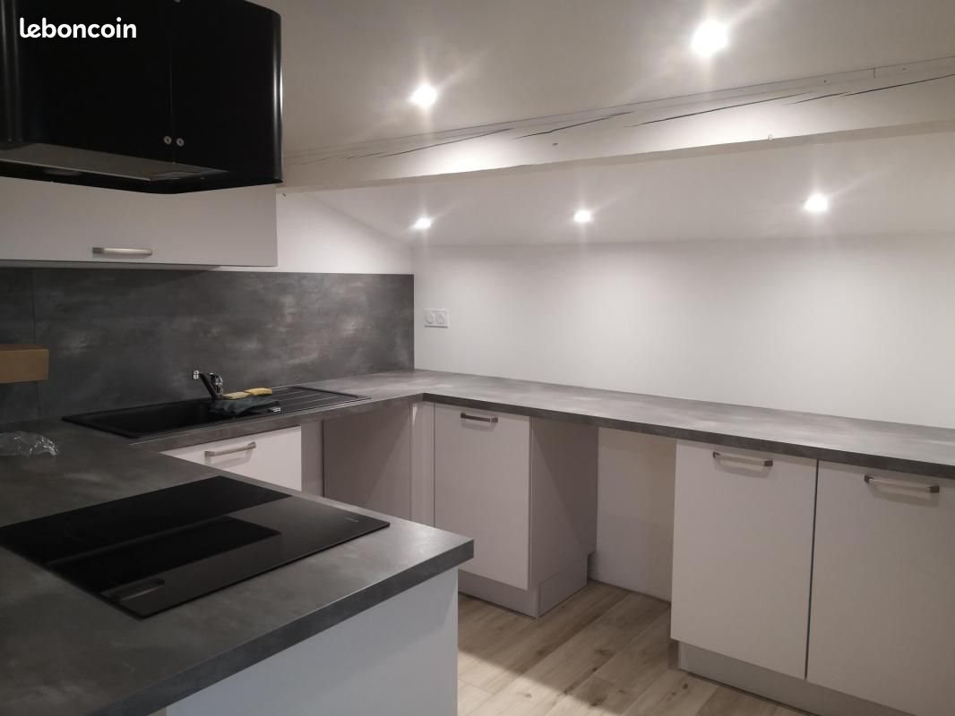 Appartement à louer, 82m², Saint-Geniès-Bellevue