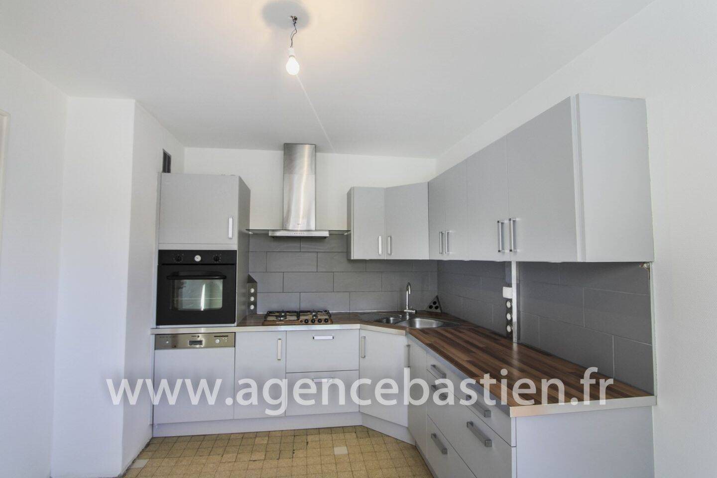 Maison à louer, 163m², Ségny