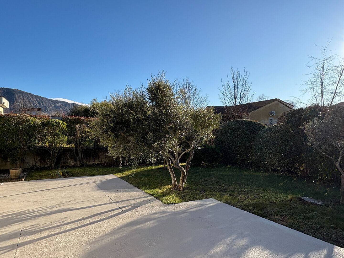 Maison à louer, 104m², Jaillans