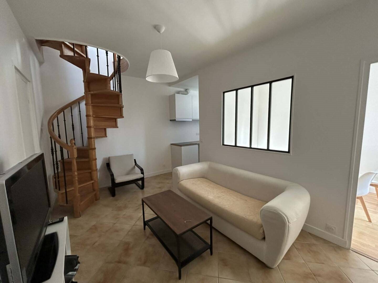 Appartement à louer, 40m², Suresnes