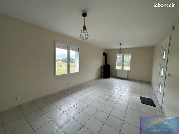Maison à louer, 98m², Sarrouilles