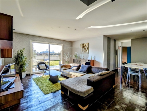 Modern Five-Bedroom Home