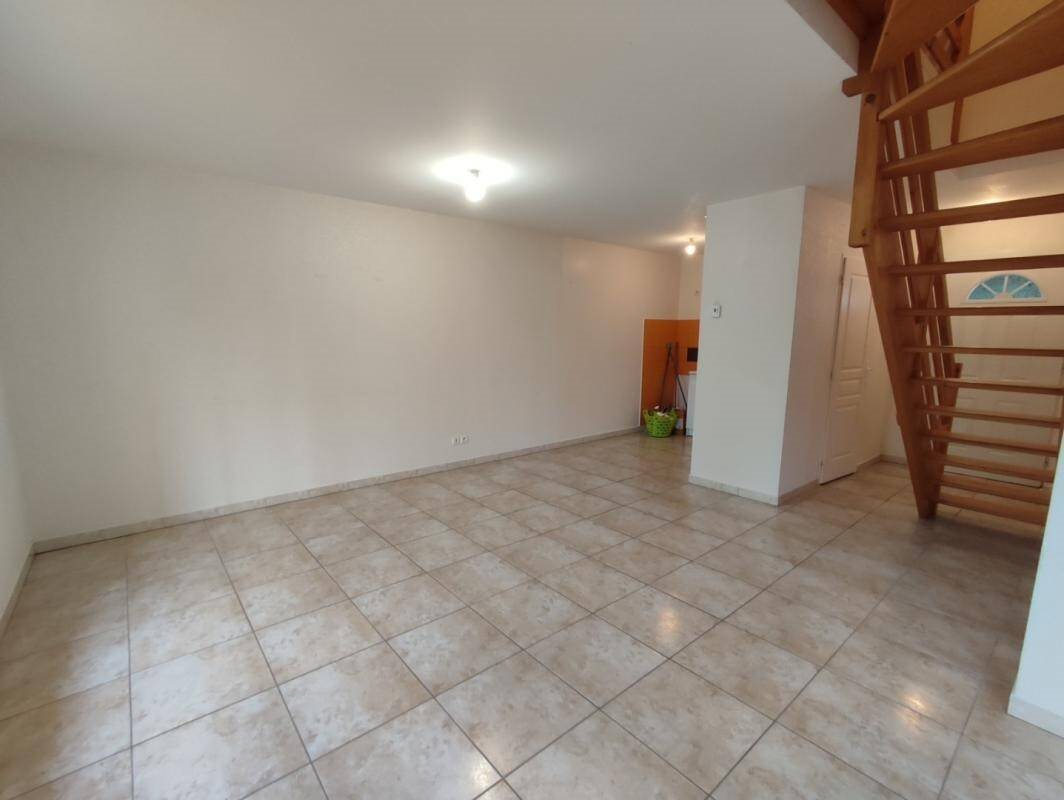 Maison à louer, 66m², Saint-Maurice-de-Gourdans