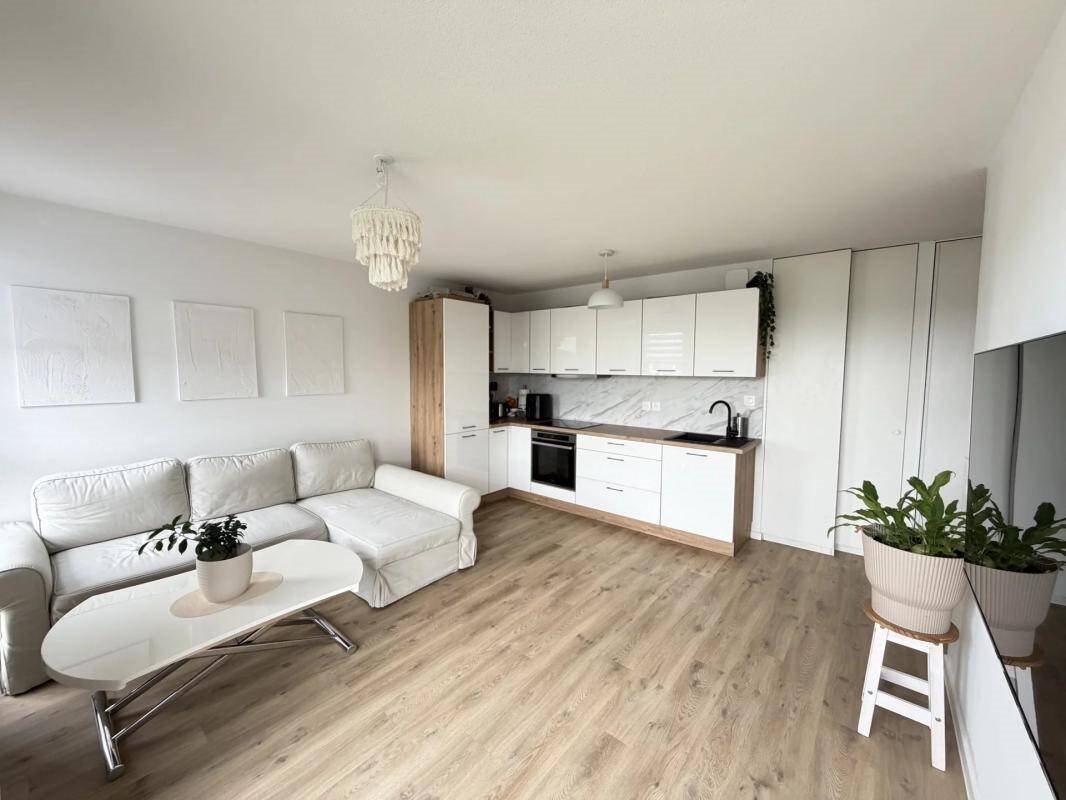Appartement à vendre, 59m², Pont-de-Chéruy