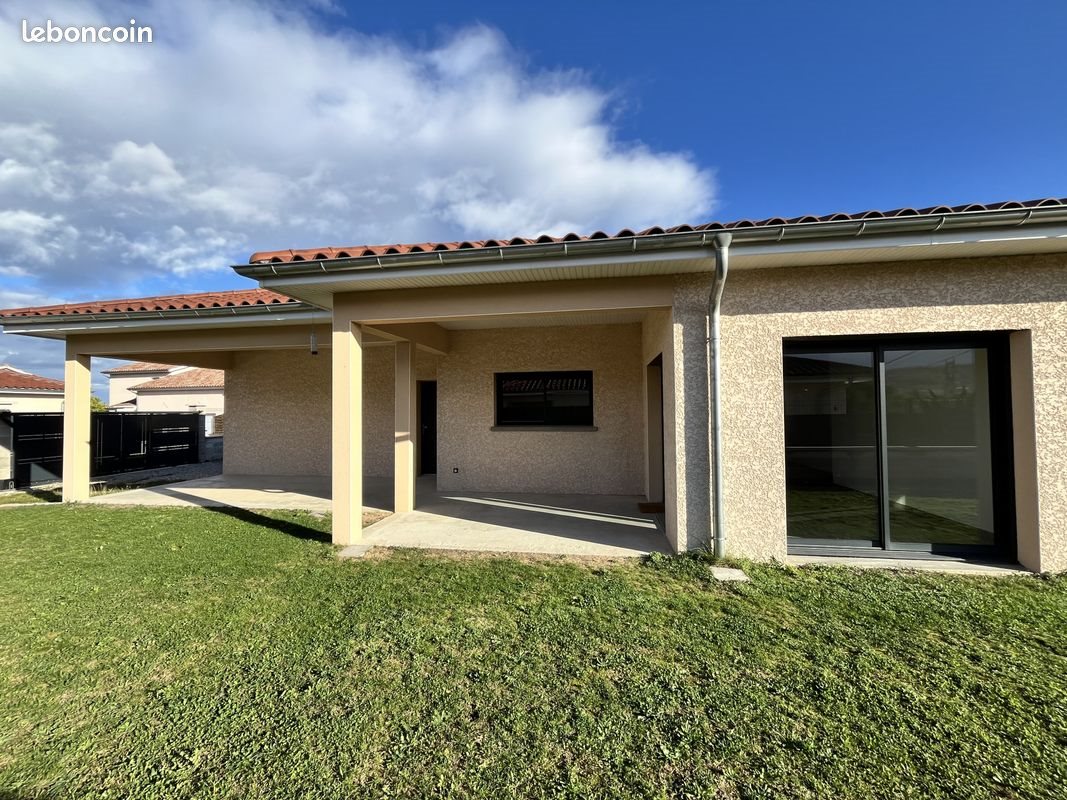 Maison à louer, 106m², Charnas