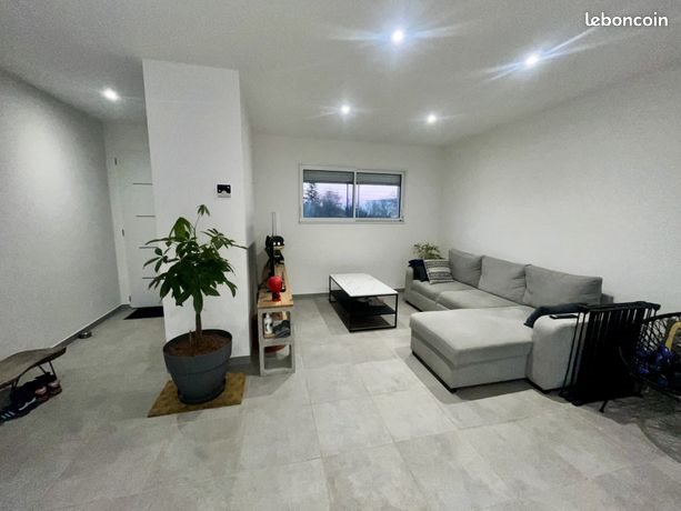 Maison à louer, 92m², Félines