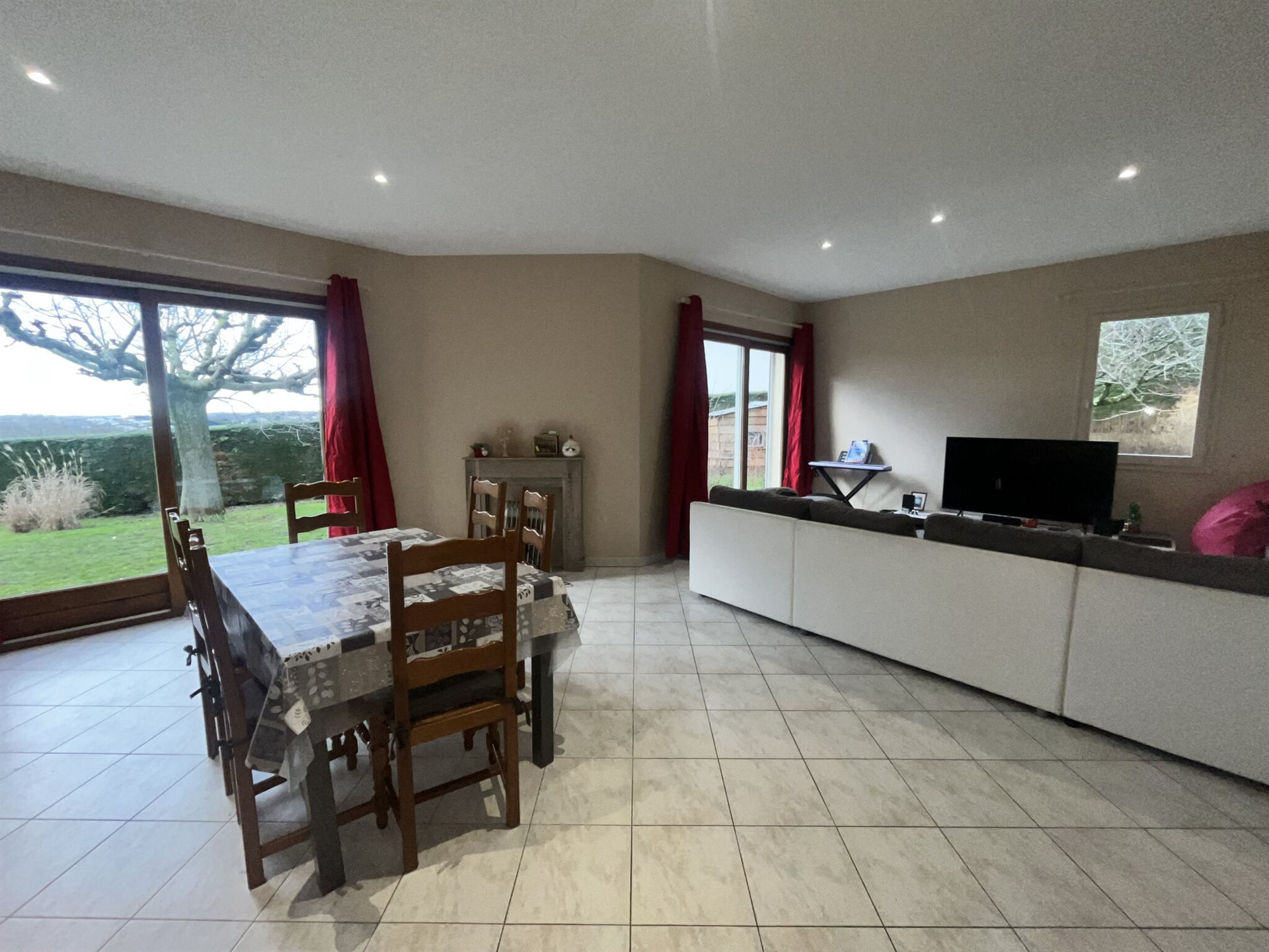 Maison à louer, 128m², Félines