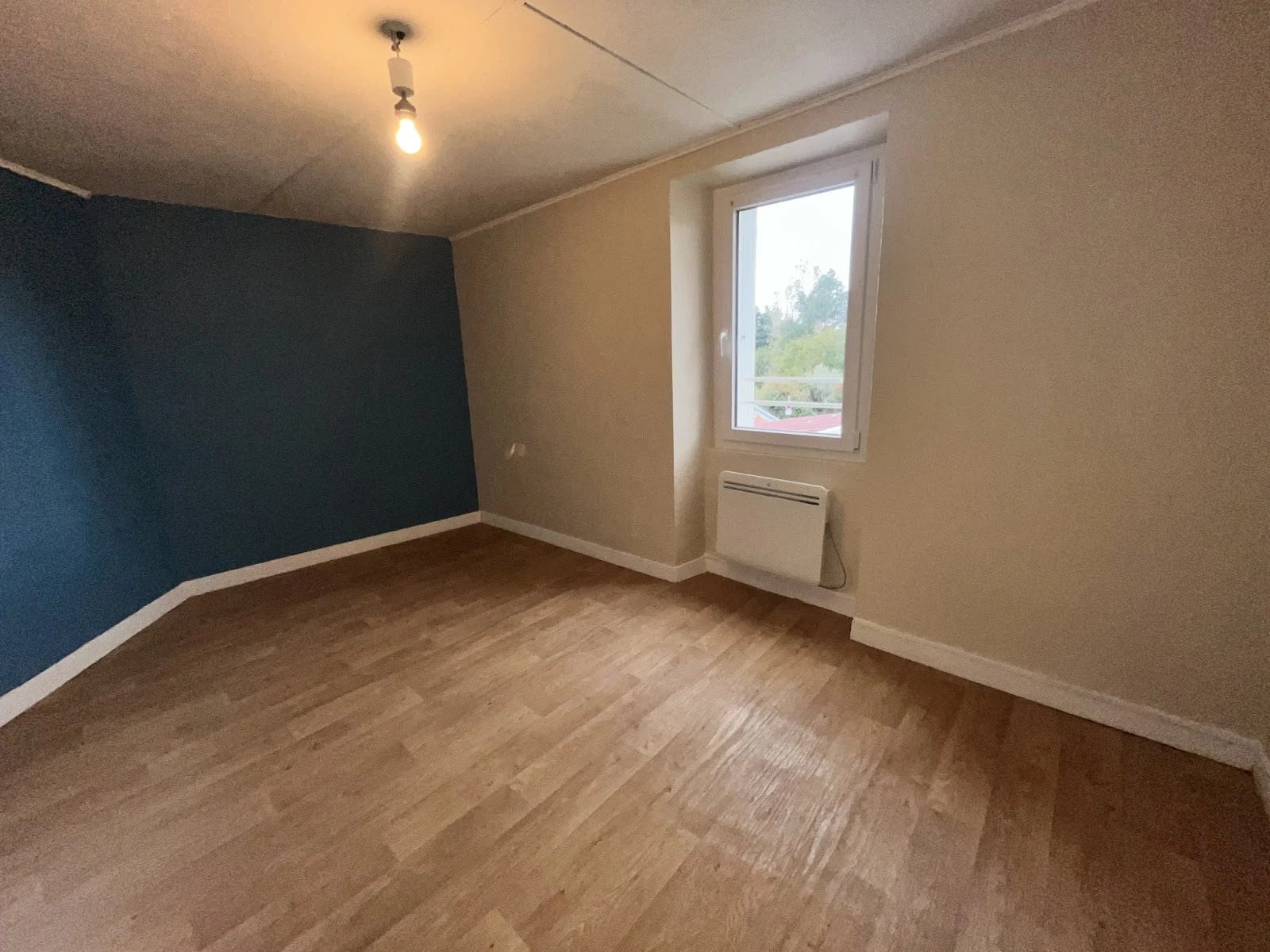 Maison à louer, 85m², Saint-Jeure-d'Ay