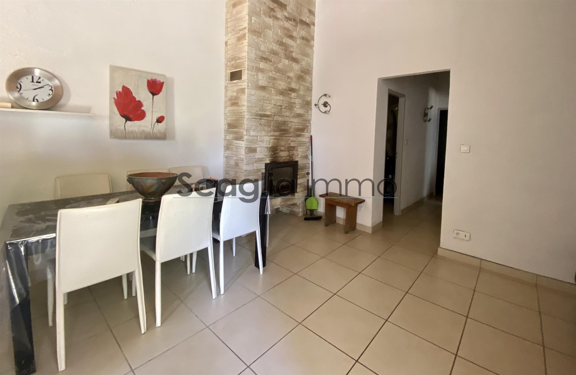 Maison à louer, 58m², Urbalacone