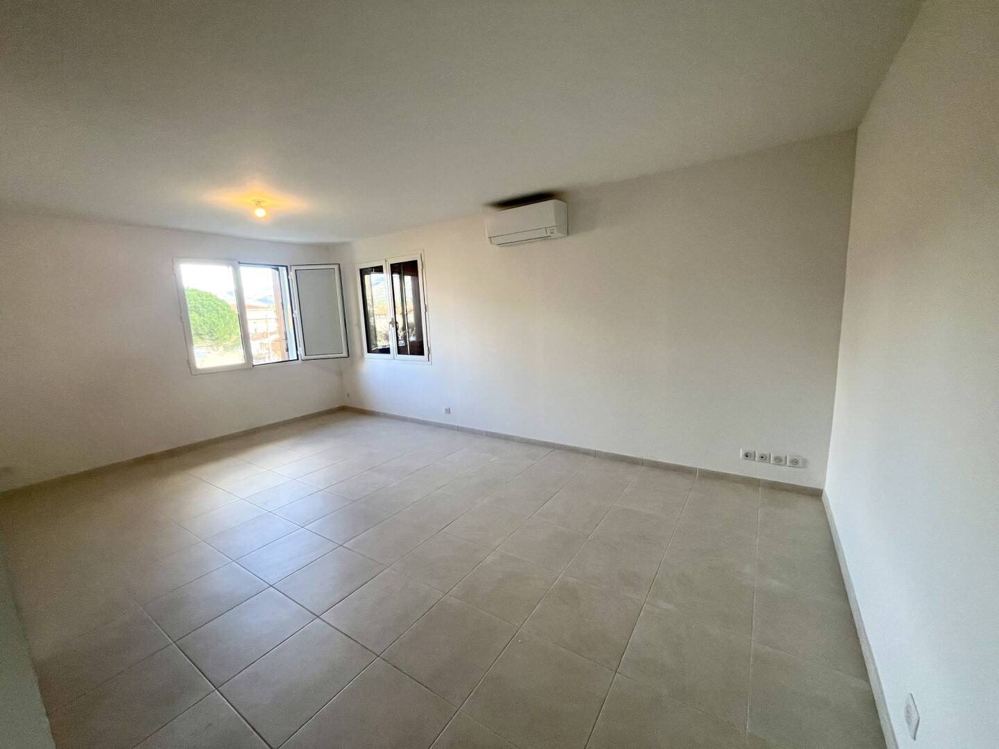 Maison à louer, 84m², Aubagne