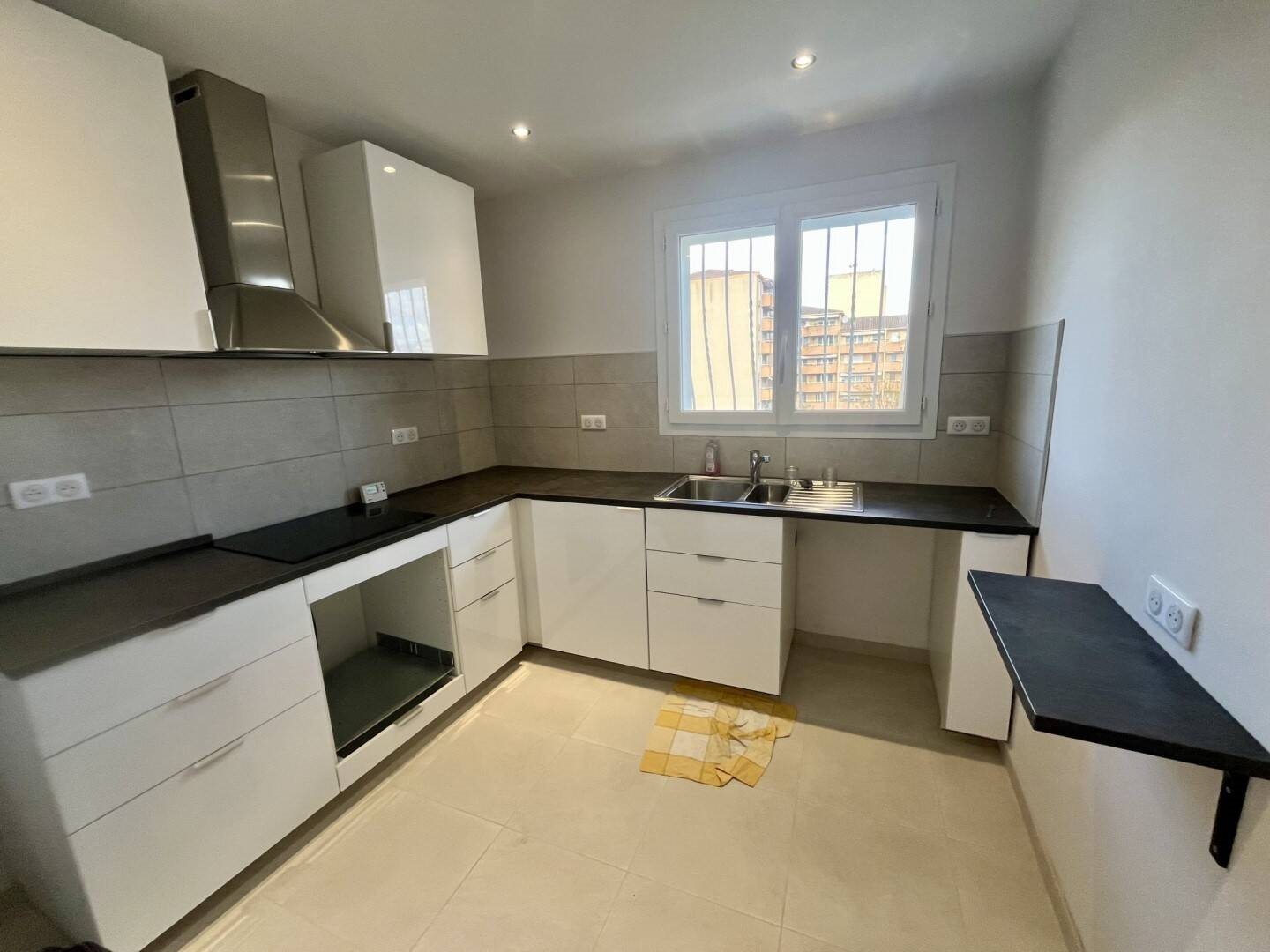 Maison à louer, 84m², Aubagne