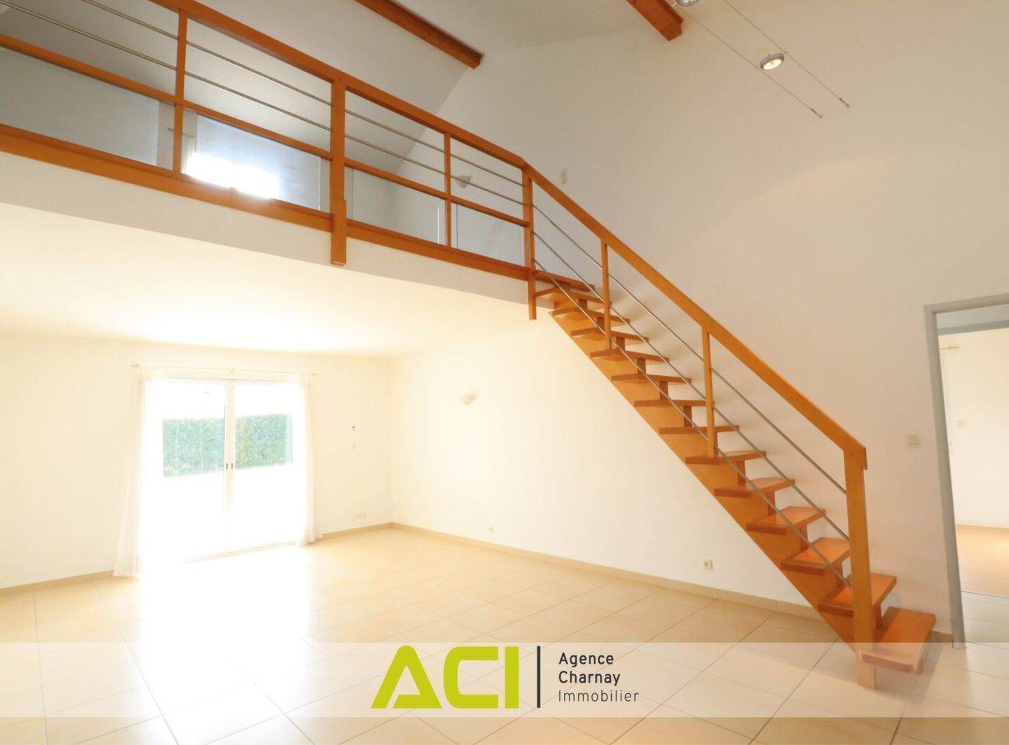 Maison à louer, 131m², Prissé